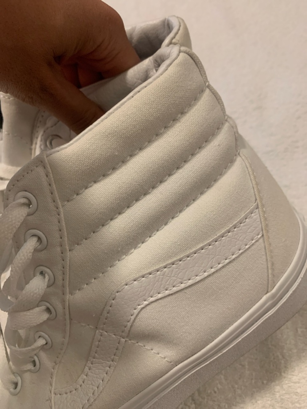 Men’s white high tops vans! Size 8.5 - Picture 3 of 6